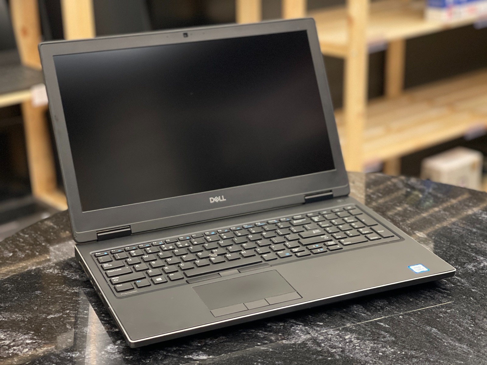 DELL Precision 7530