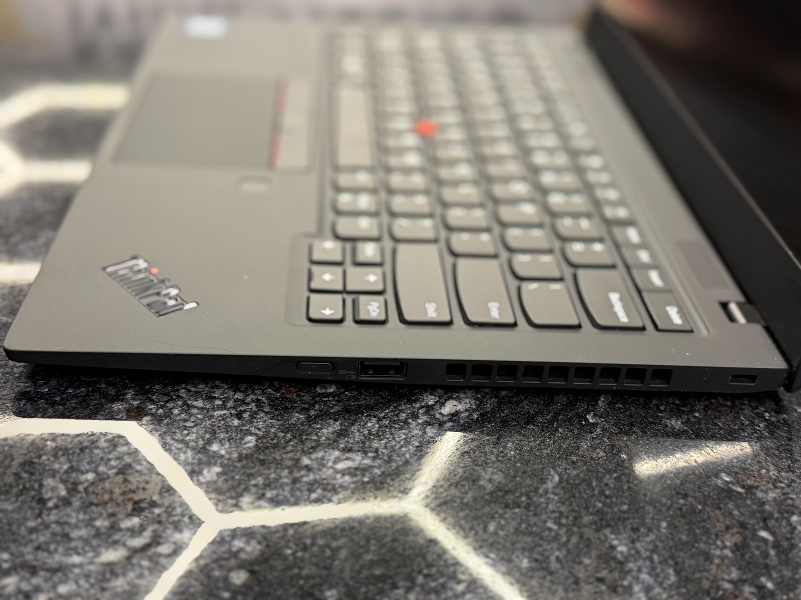 Lenovo ThinkPad X1 Carbon 7th Touch (Сенсорный) — фото 2