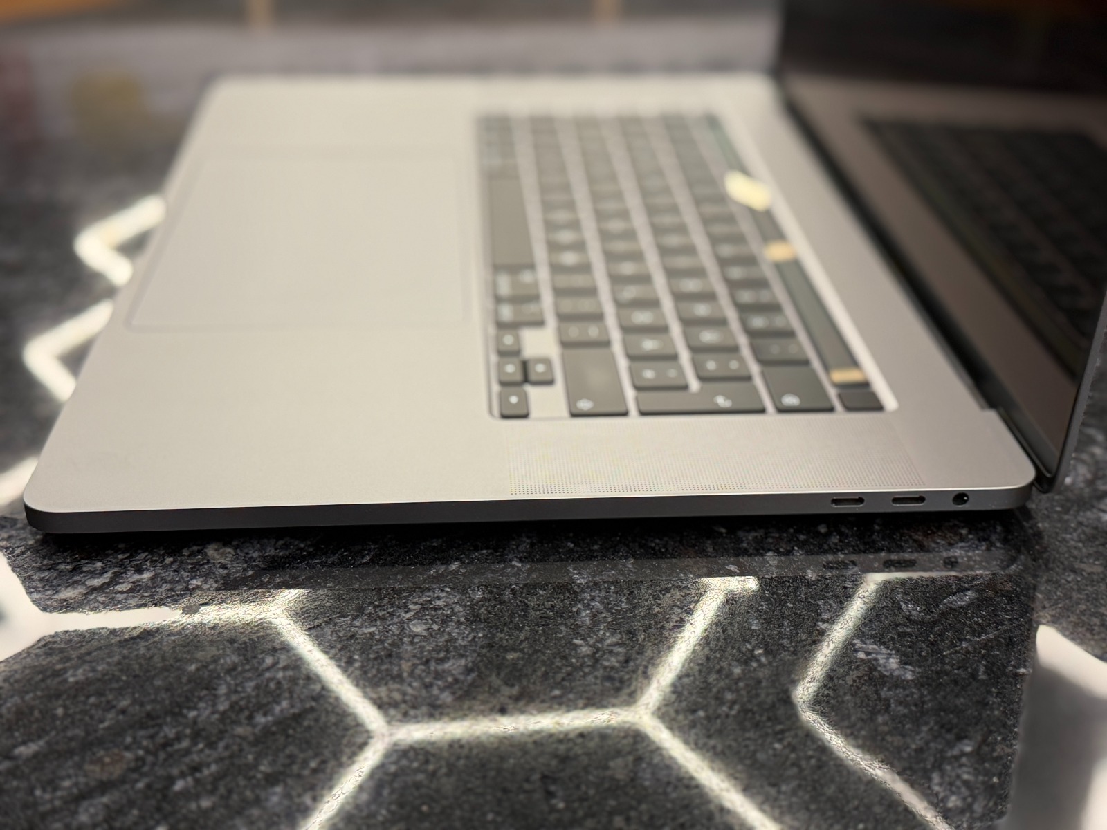 MacBook Pro A2141 16"(2019) — фото 2