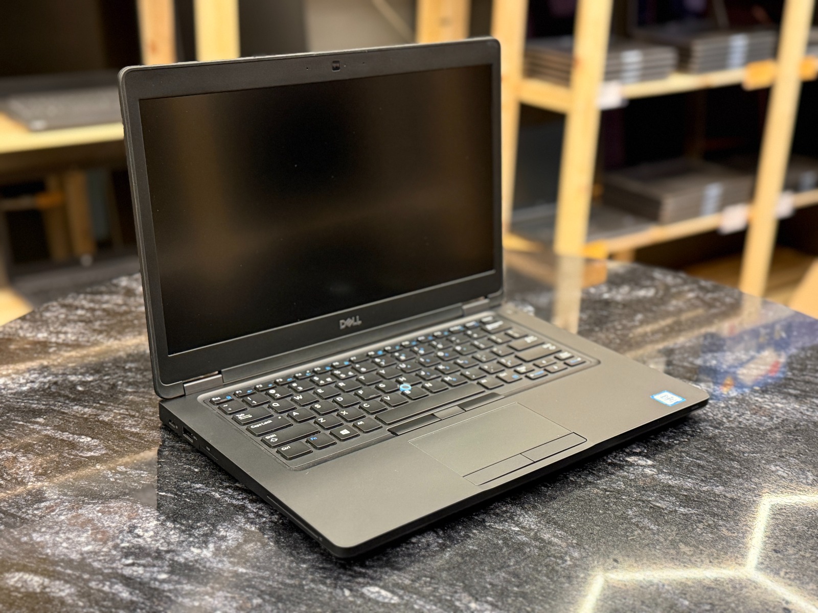 DELL Latitude 5490