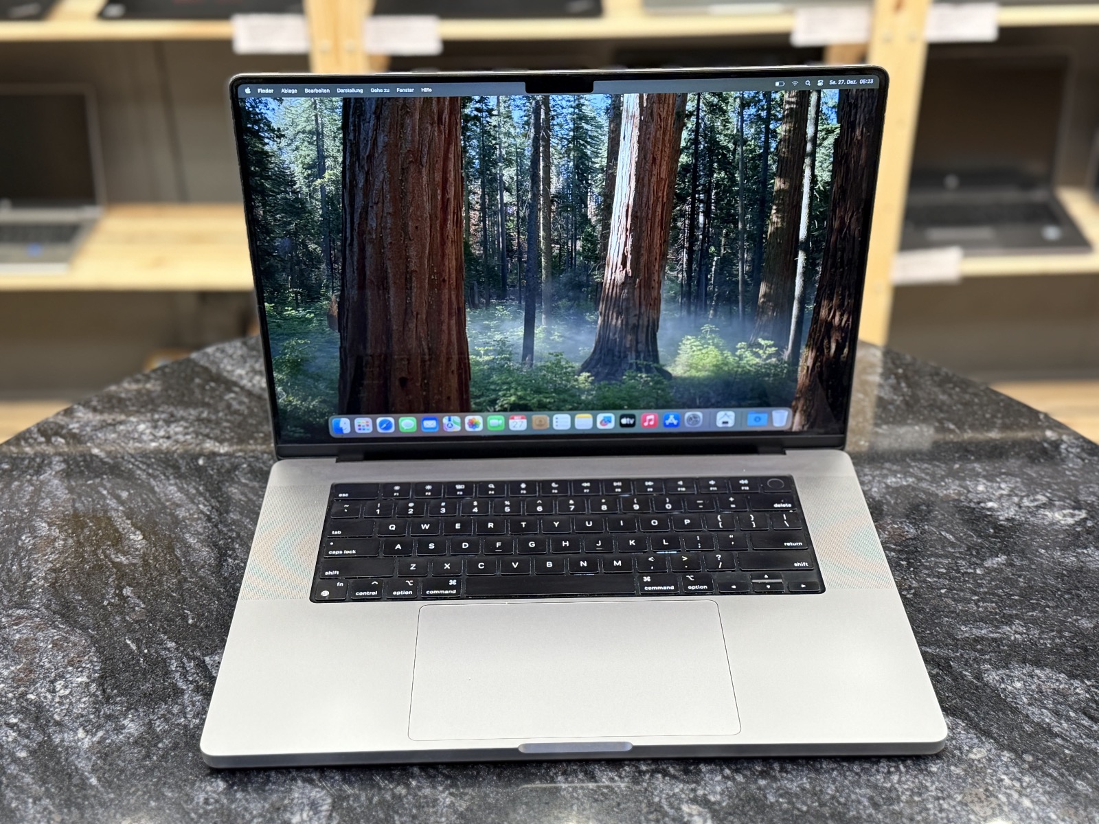Apple MacBook Pro 16" (2023) M2 MAX — photo 2