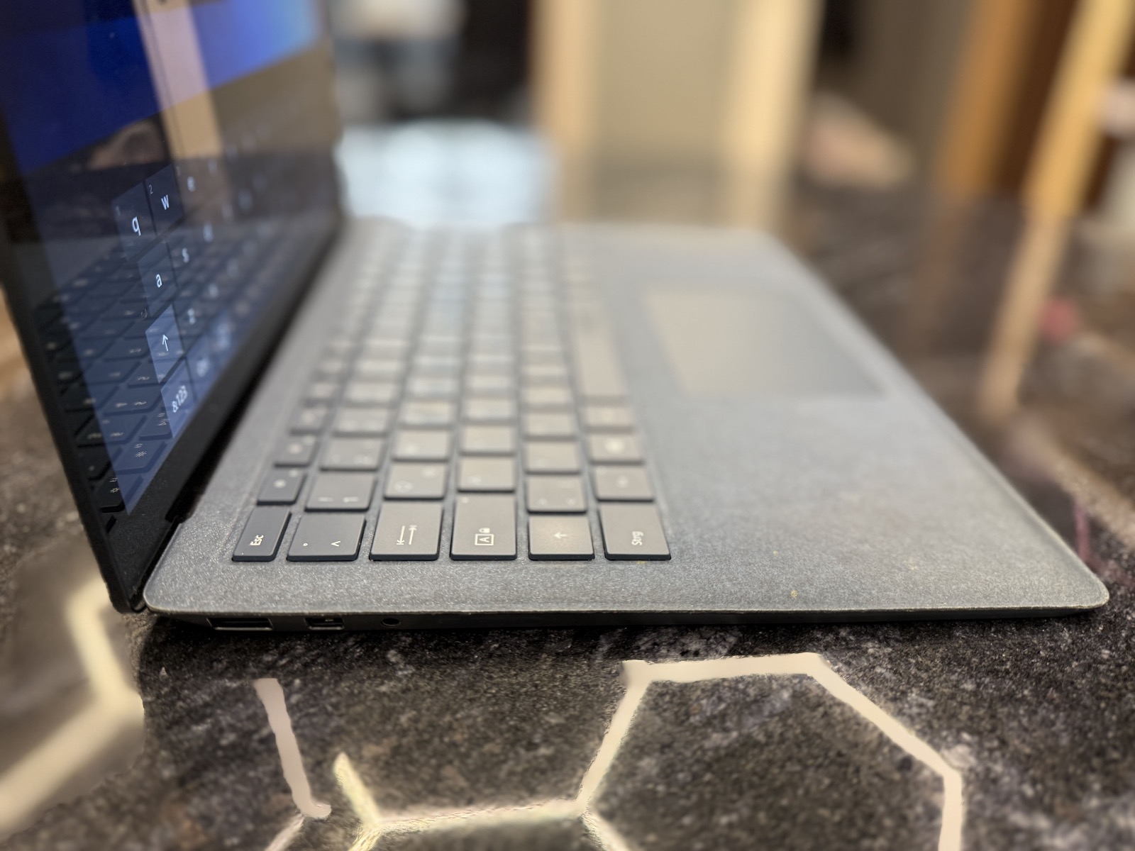 Microsoft Surface Laptop Touch 13.5" (Сенсорный) — фото 2