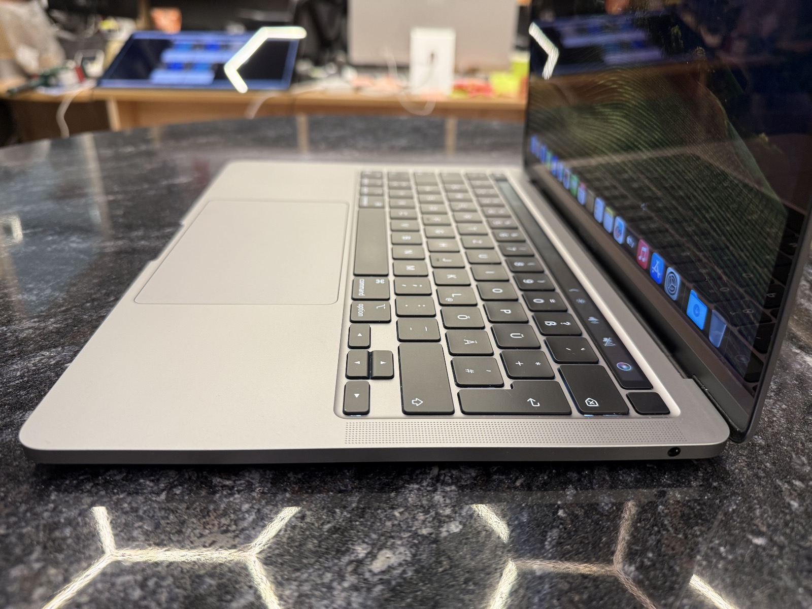 MacBook Pro 13" M1/2020/16RAM/2TB/A2338 — фото 2