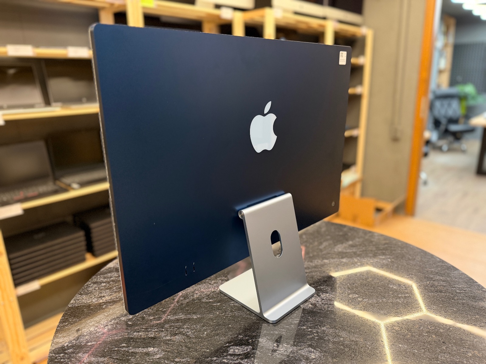Apple iMac (Retina 4.5K, 24″, 2021, 2×TBT3, M1) / 8GB / 256GB SSD / Blue — фото 3