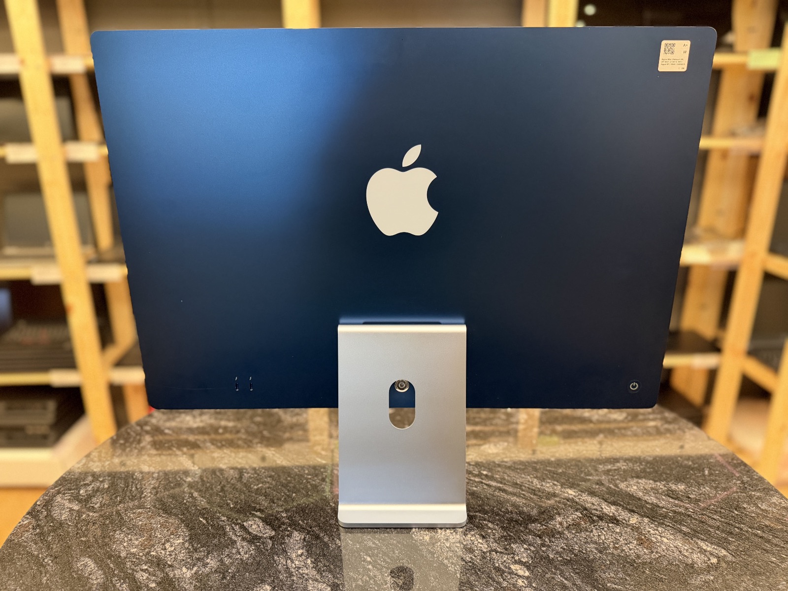 Apple iMac (Retina 4.5K, 24" 2021, 2 TBT3, M1)/8GB/256GB SSD/Blue — фото 2