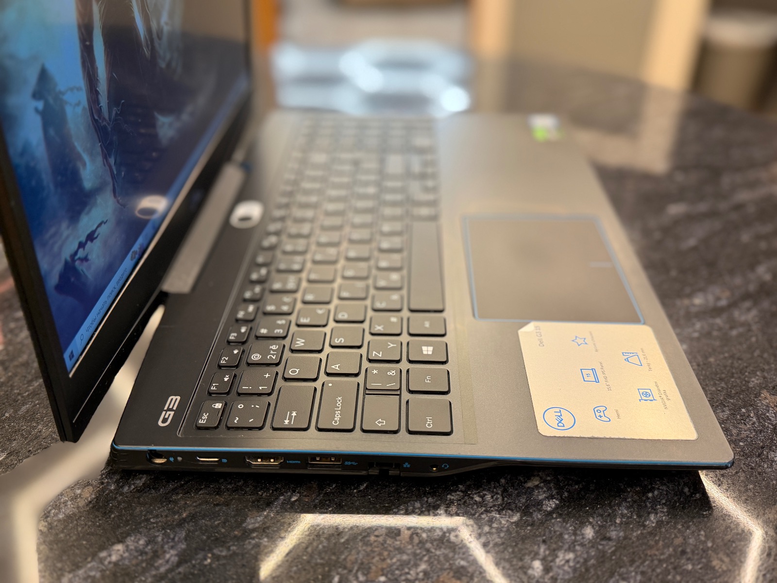 Dell G3 15 (3590) — foto :číslo