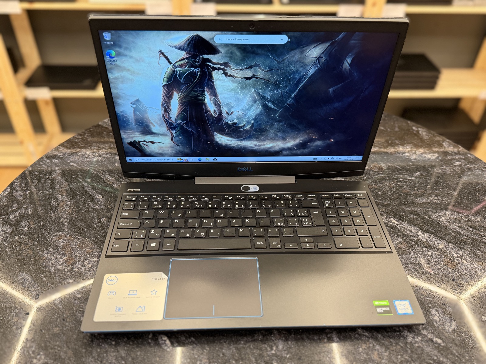 Dell G3 15 (3590) — foto :číslo