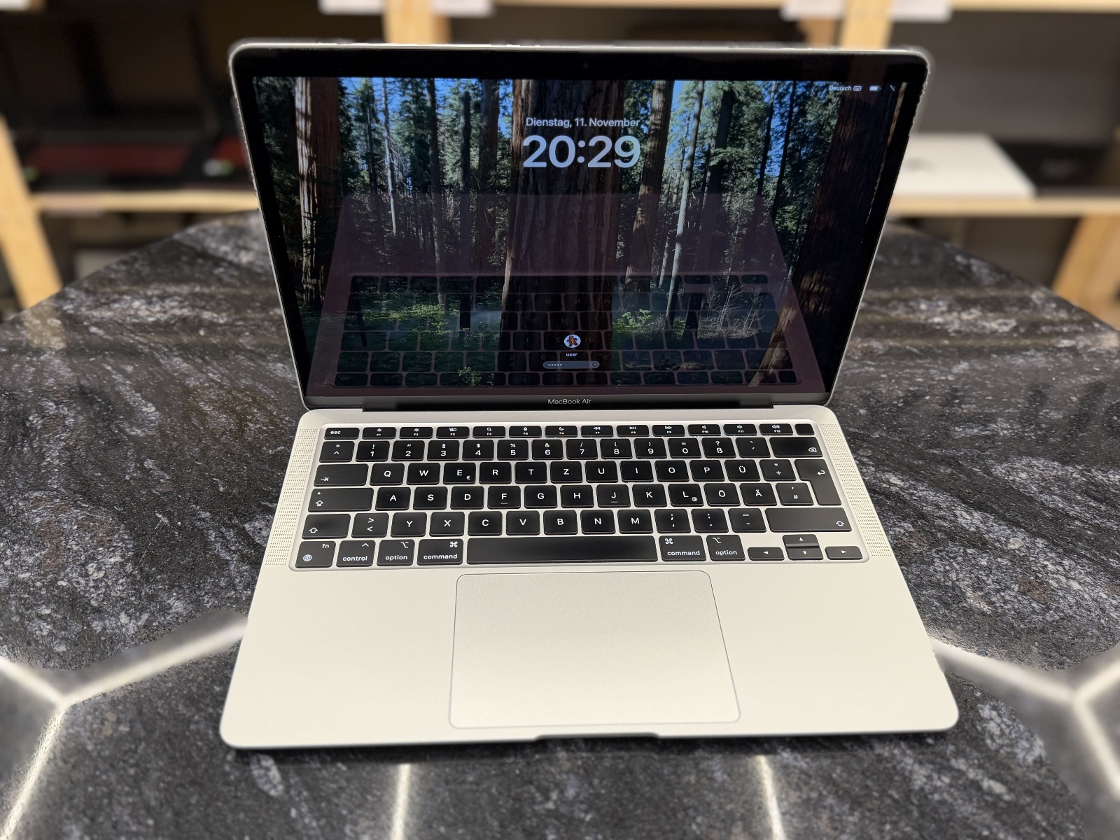MacBook Air 13" 2019/i5/8RAM/256GB/A2179 — foto :číslo