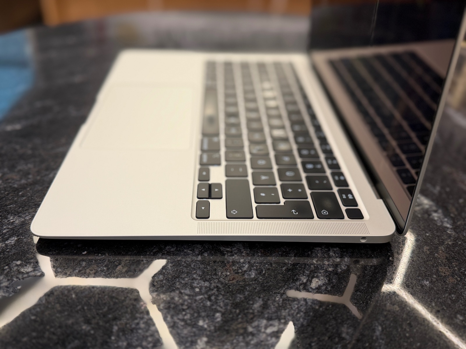 MacBook Air 13" 2019/i5/8RAM/256GB/A2179 — foto :číslo